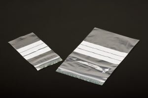 9908933eb5166d945aee185e9cf80bda6ba13ac576cdb466af269272289a8ba1 Resealable Bag 125mmx200mmx50um White Panel 1000/CTN